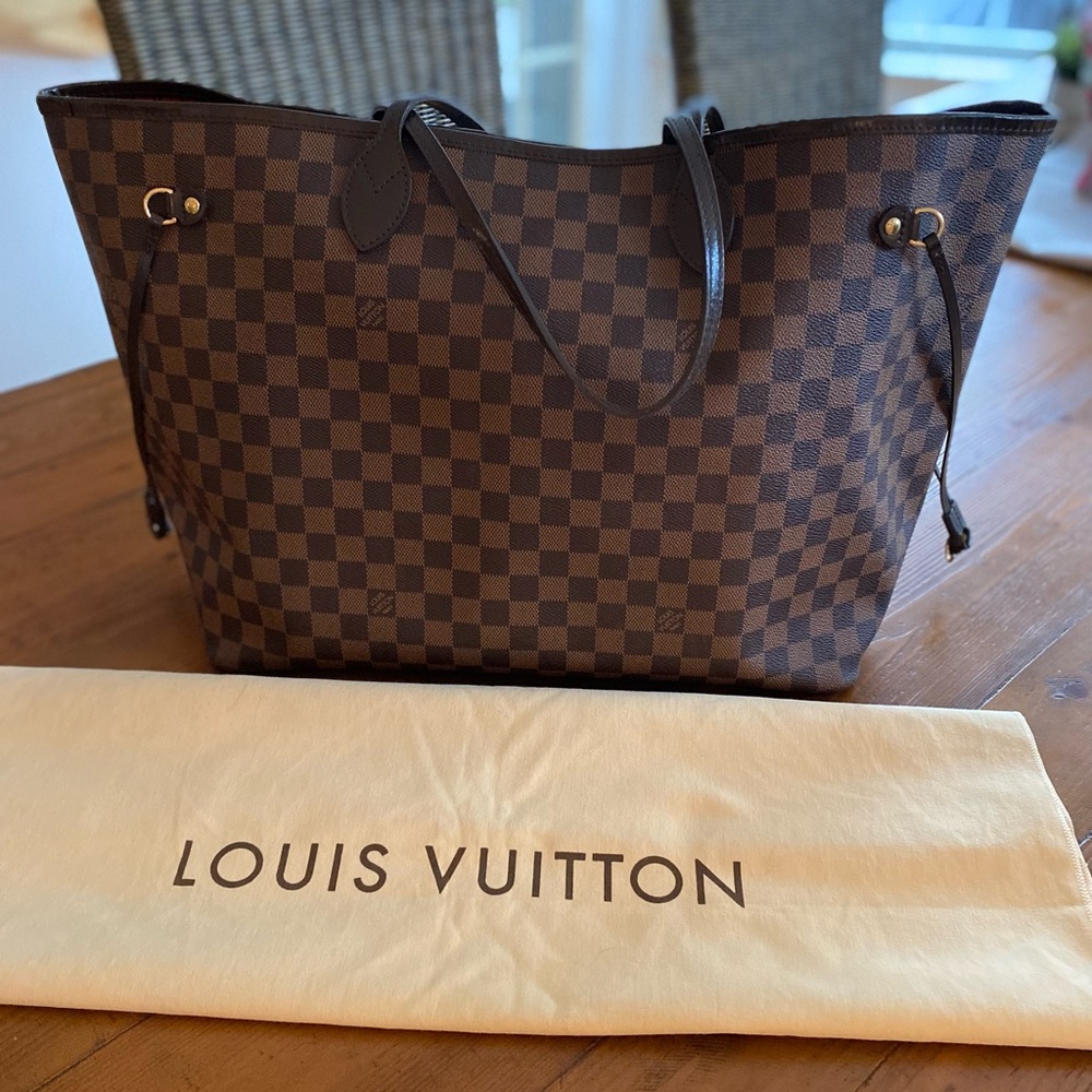 LOUIS VUITTON NEVERFULL GM
Damier Ebene